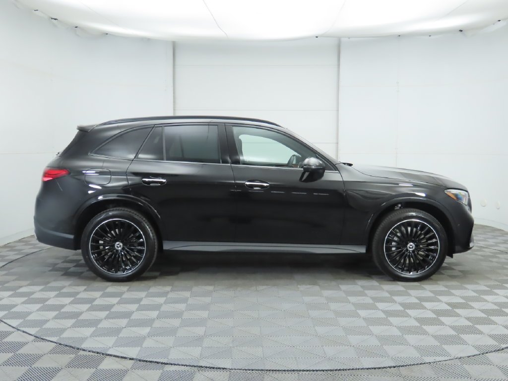 Used 2026 Obsidian Black Metallic Mercedes-Benz GLC 300 image 4