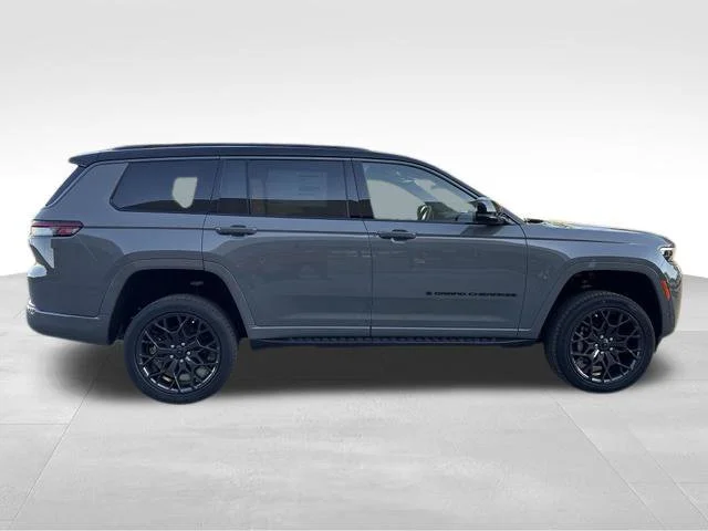 New 2027 Sting-Gray Clear-Coat Paint Jeep Summit image 6