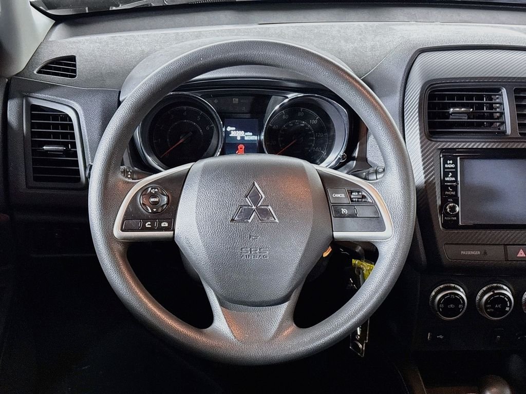Used 2022  Mitsubishi 2.0 ES image 13