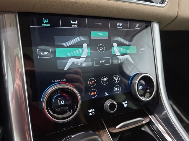 Used 2019 Blue Land Rover HSE image 22