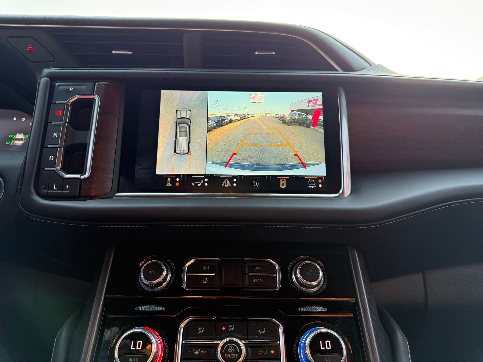 Used 2023 White GMC Denali Ultimate image 7