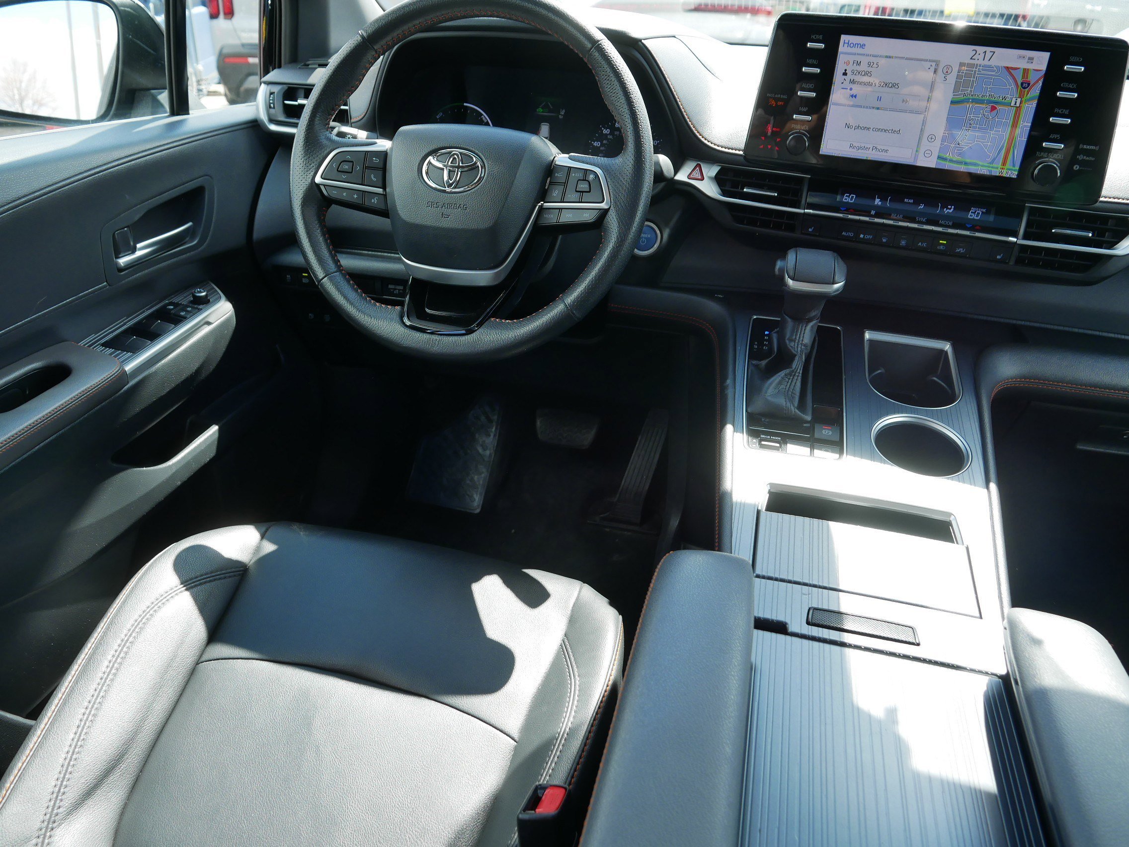 2021 Toyota Sienna XSE - Photo 9