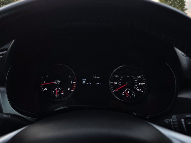 Used 2022 Silver Kia S image 31