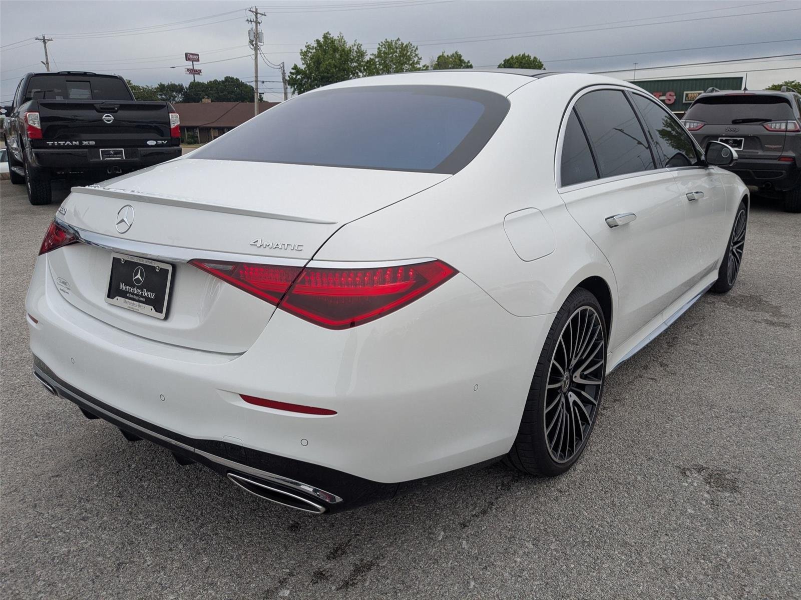 Certified Used 2024 MANUFAKTUR Moonlight White Metallic Mercedes-Benz S 580 image 5