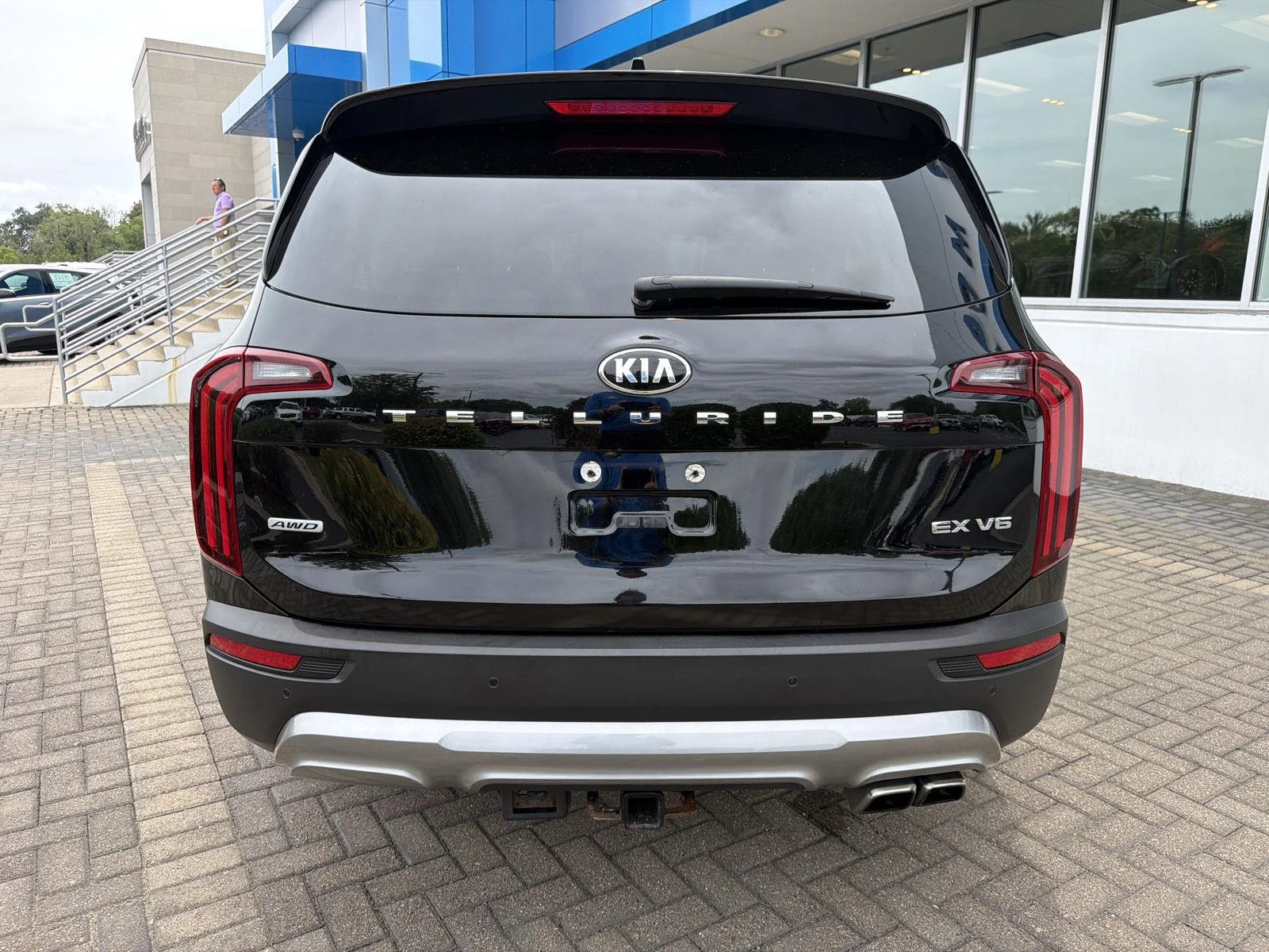 Used 2020 Ebony Black Kia EX image 4