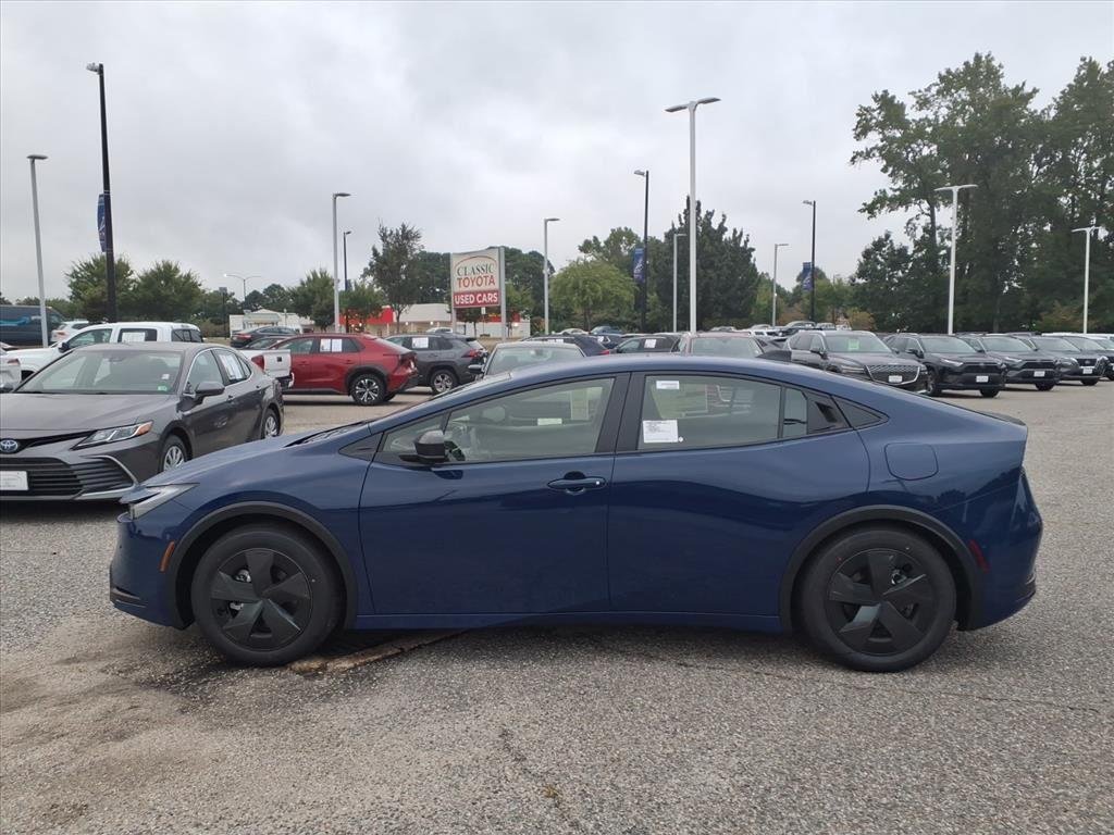 2026 Toyota Prius Plug-in Hybrid SE - Photo 6