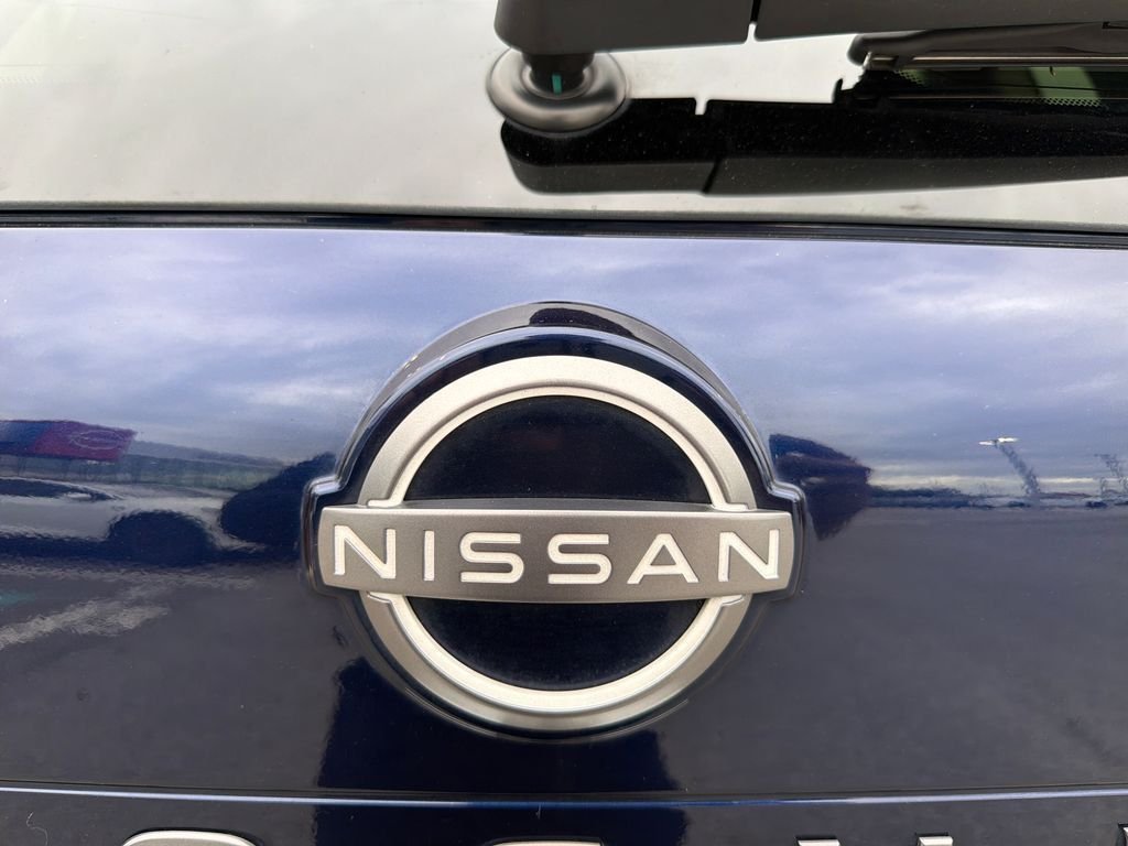 Used 2024 Blue Nissan Platinum image 45