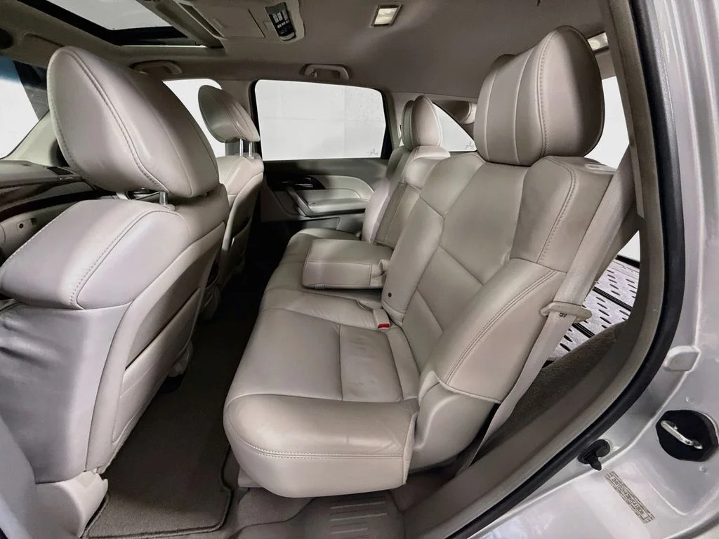 Used 2011 Silver Acura Tech/Entertainment Pkg image 5