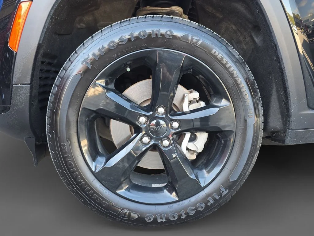 Used 2022 Black Jeep Limited image 15