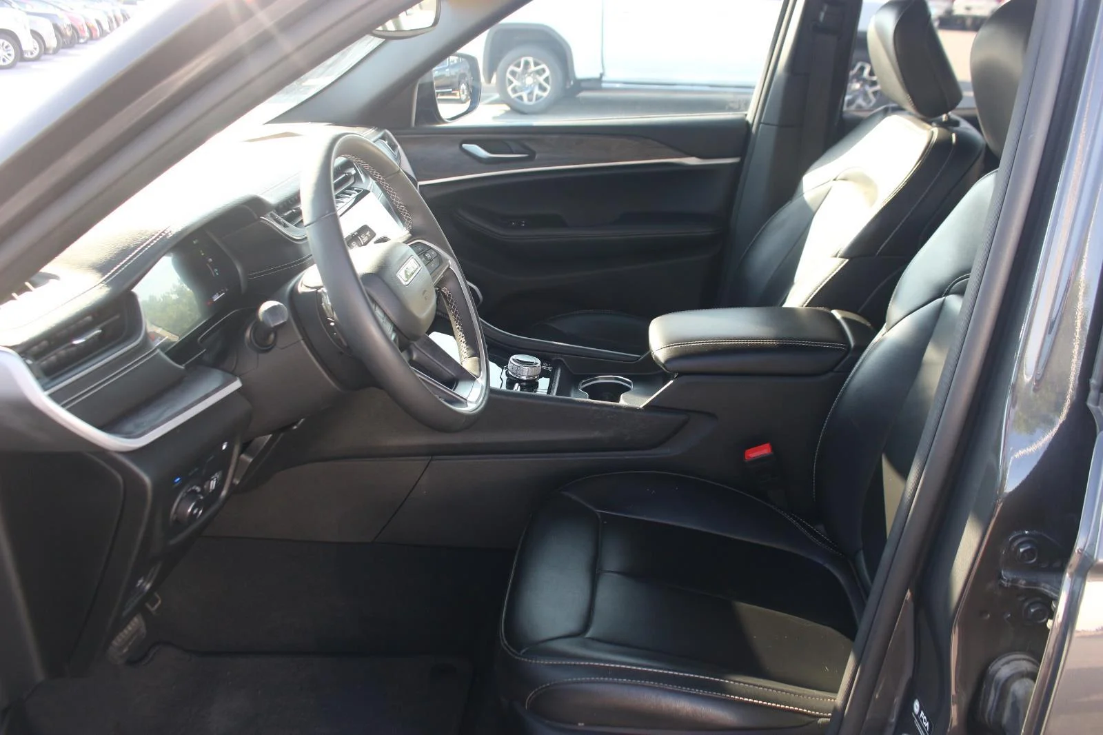 Used 2024 Grey Jeep 4x4 image 16