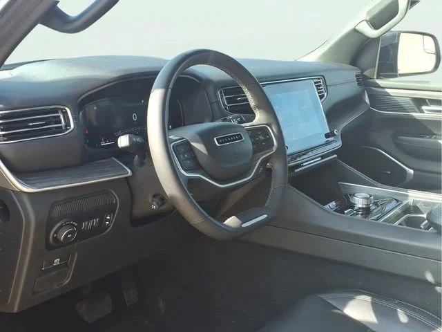 Used 2024  Jeep Series II image 8