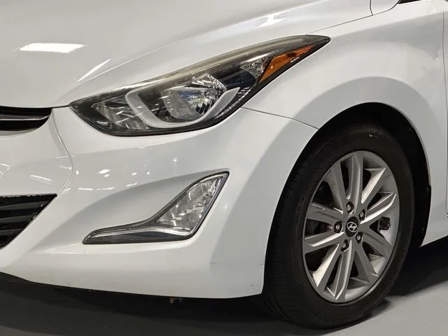 Used 2015 Quartz White Pearl Hyundai SE image 10