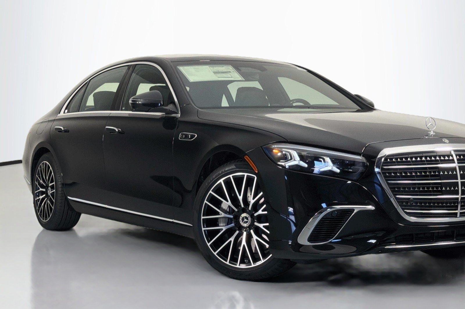 New 2027 Obsidian Black Metallic Mercedes-Benz S 580 4MATIC® Sedan image 14