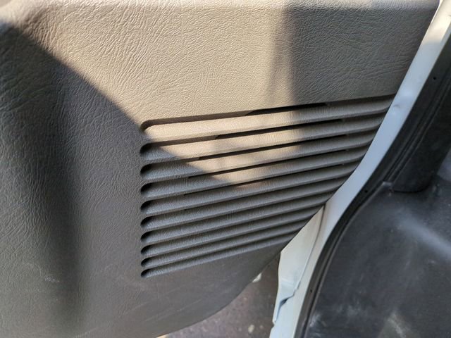 New 2025 Summit White Chevrolet 1WT image 24