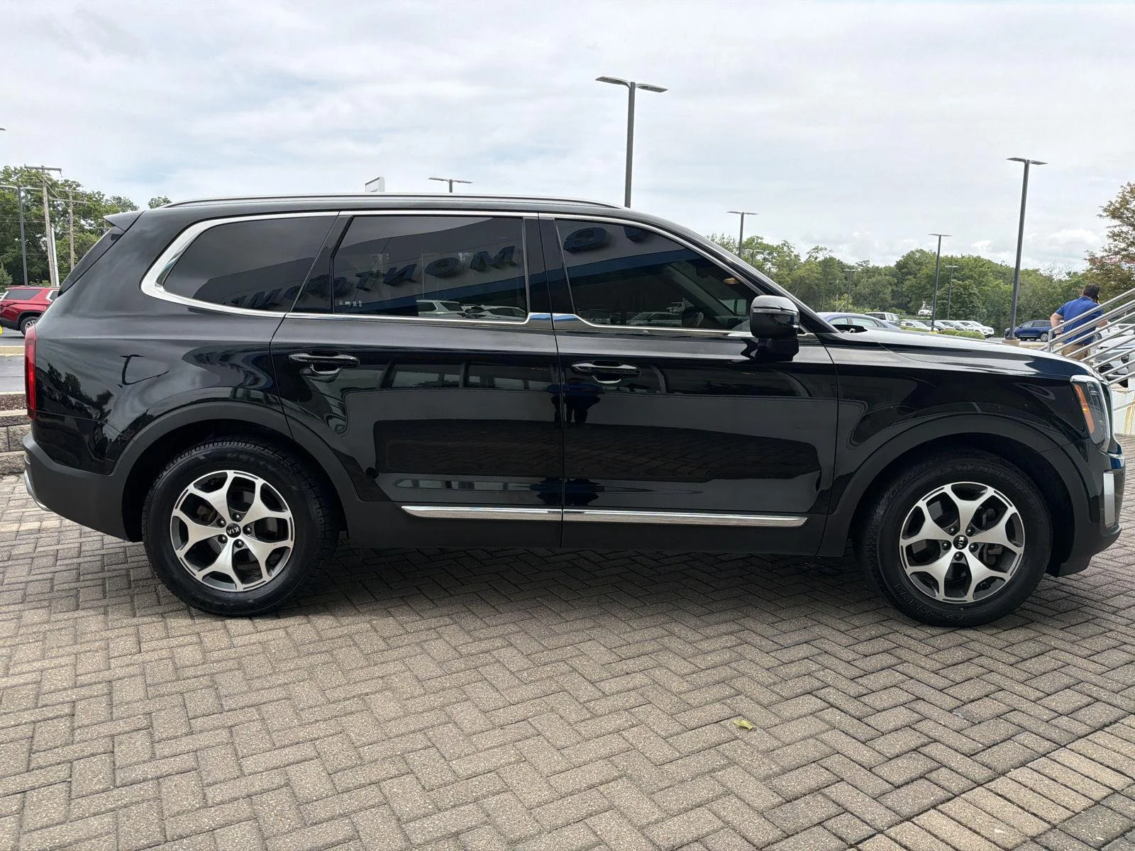 Used 2020 Ebony Black Kia EX image 6