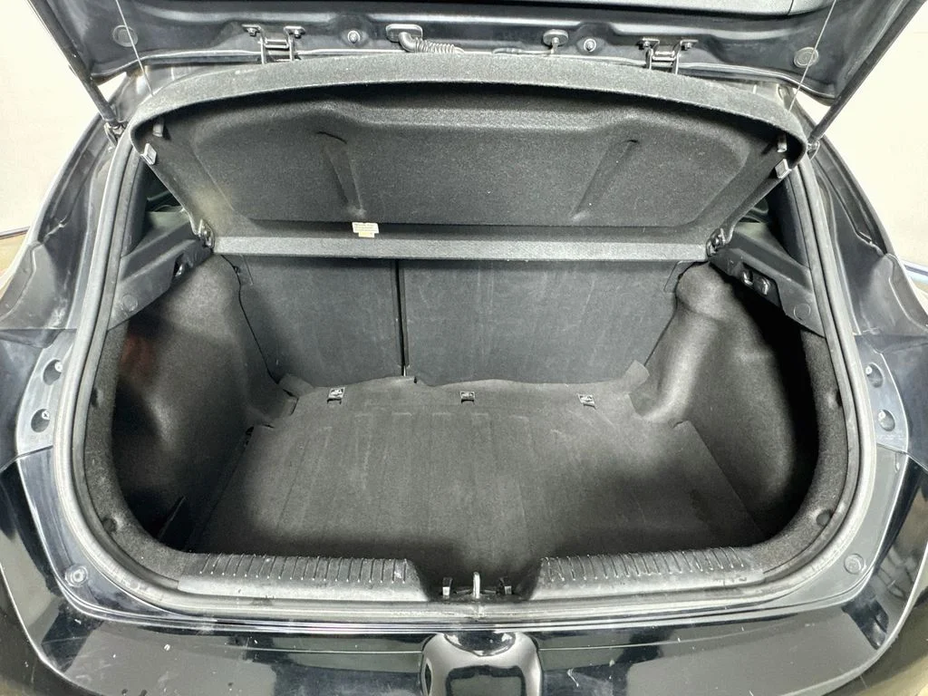 Used 2013 Black Hyundai Base image 28
