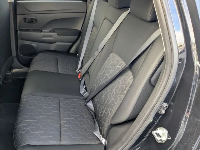 New 2027 Black Mitsubishi ES image 18
