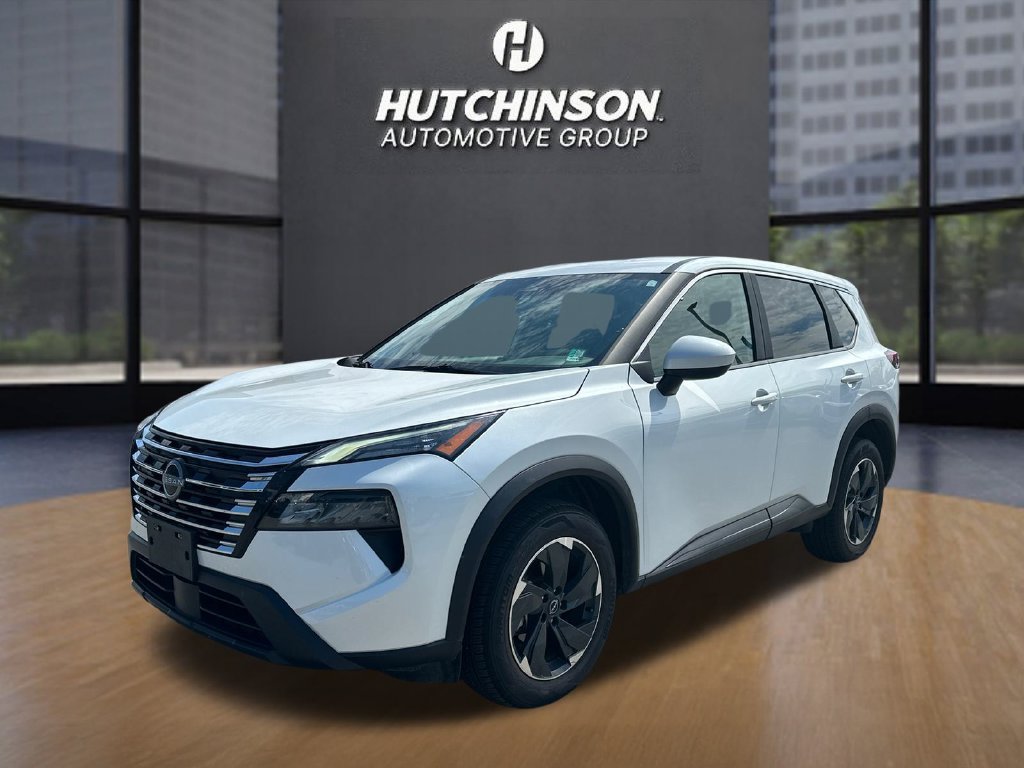 Used 2025 White Nissan SV image 3