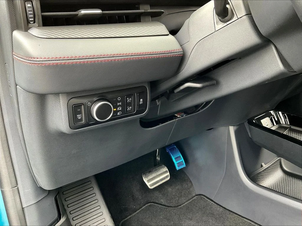 New 2026 Adriatic Blue Metallic Ford Premium image 30