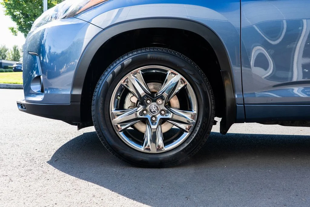 Used 2017 Blue Toyota Limited Platinum image 7