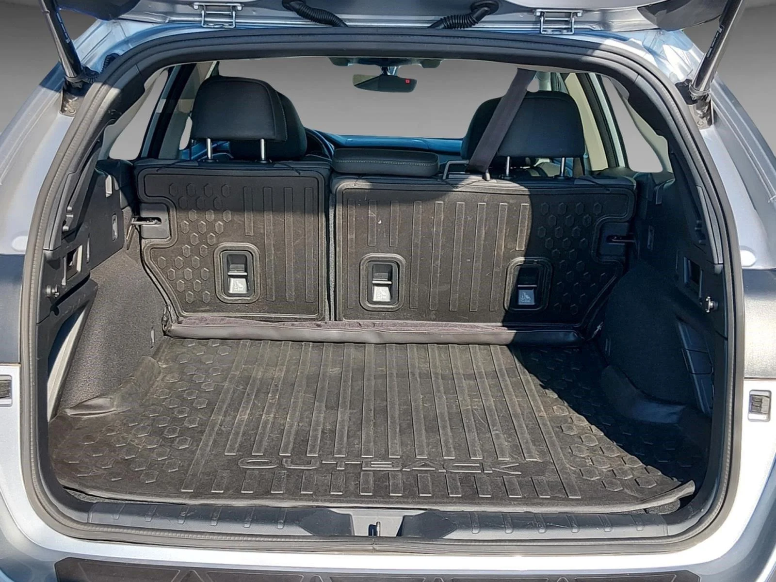 Used 2022 Ice Silver Metallic Subaru Onyx Edition XT image 21