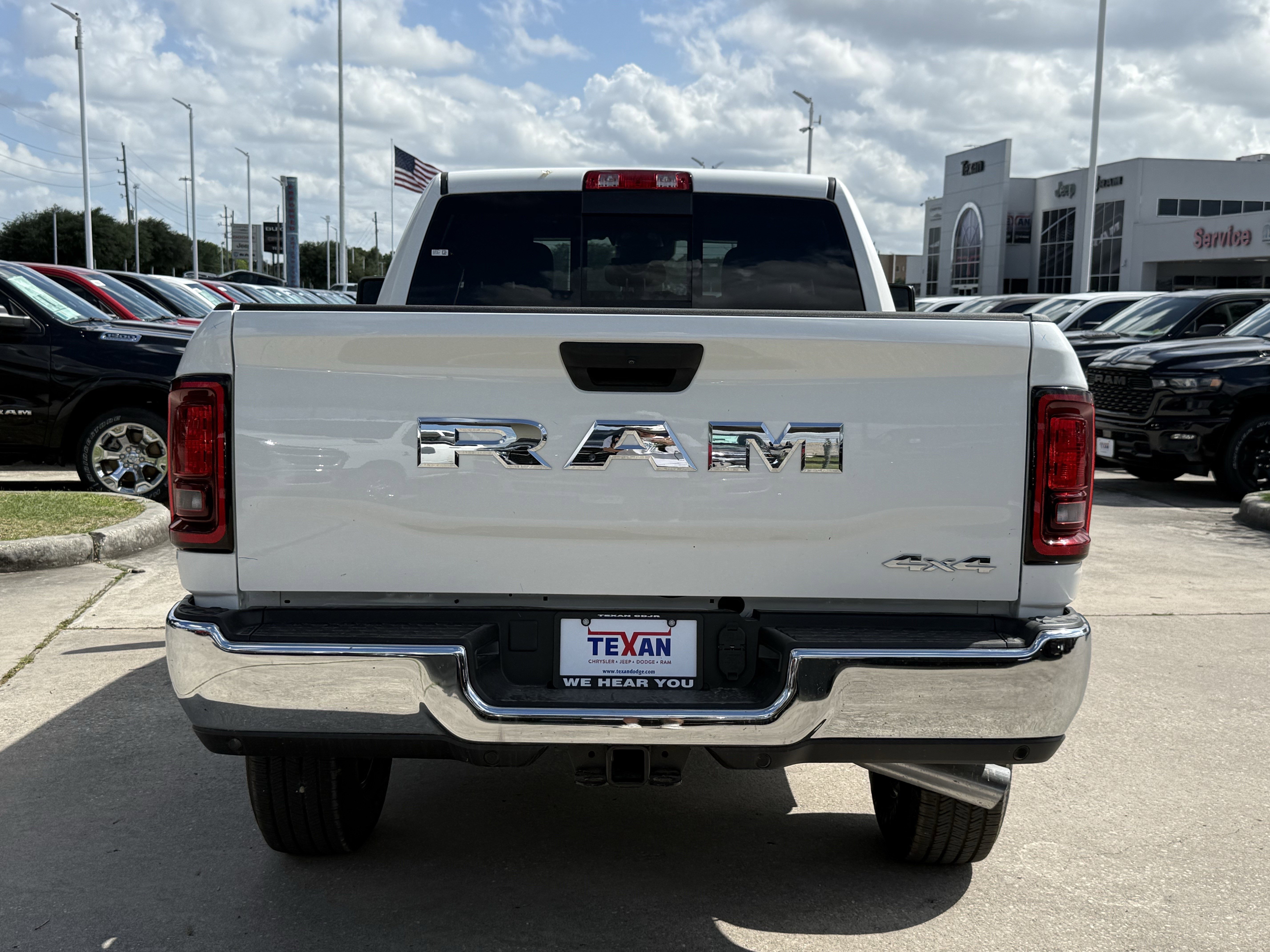 New 2026 Bright White Clear-Coat Exterior Paint RAM Tradesman image 5