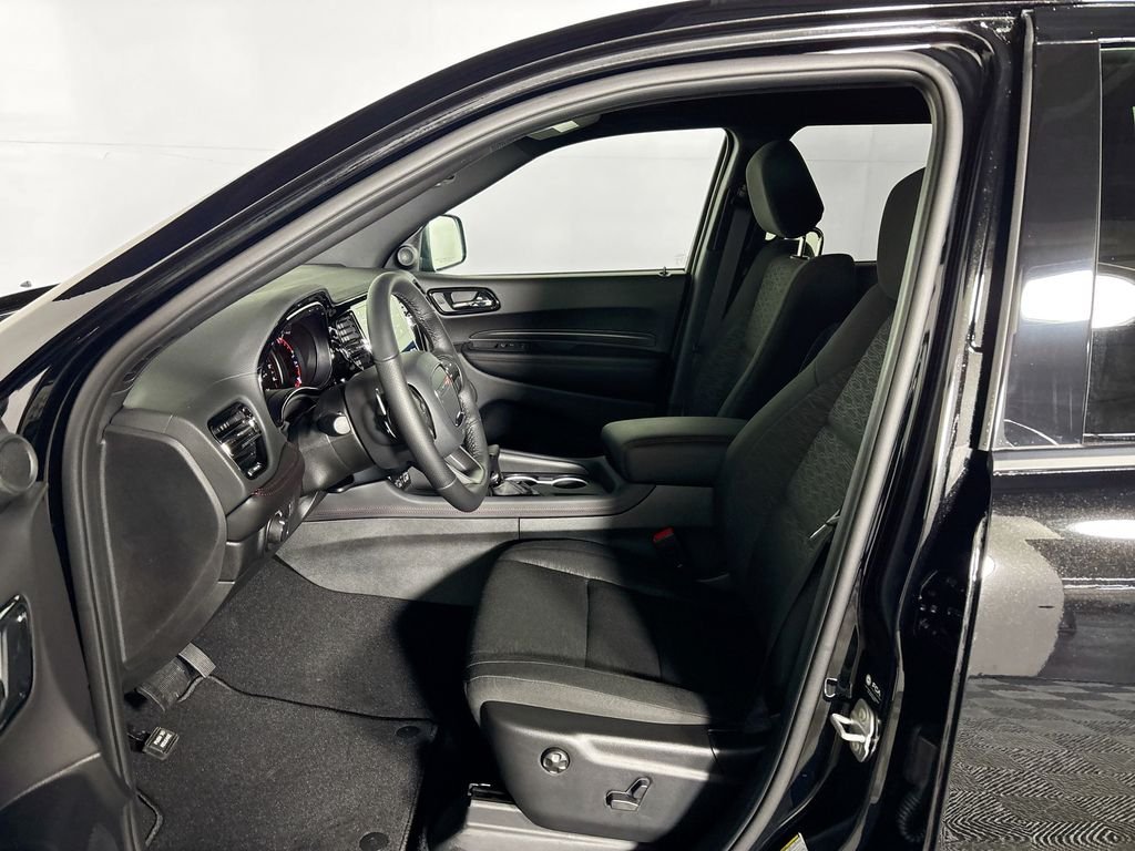 New 2026 Diamond Black Clear-Coat Exterior Paint Dodge GT image 11