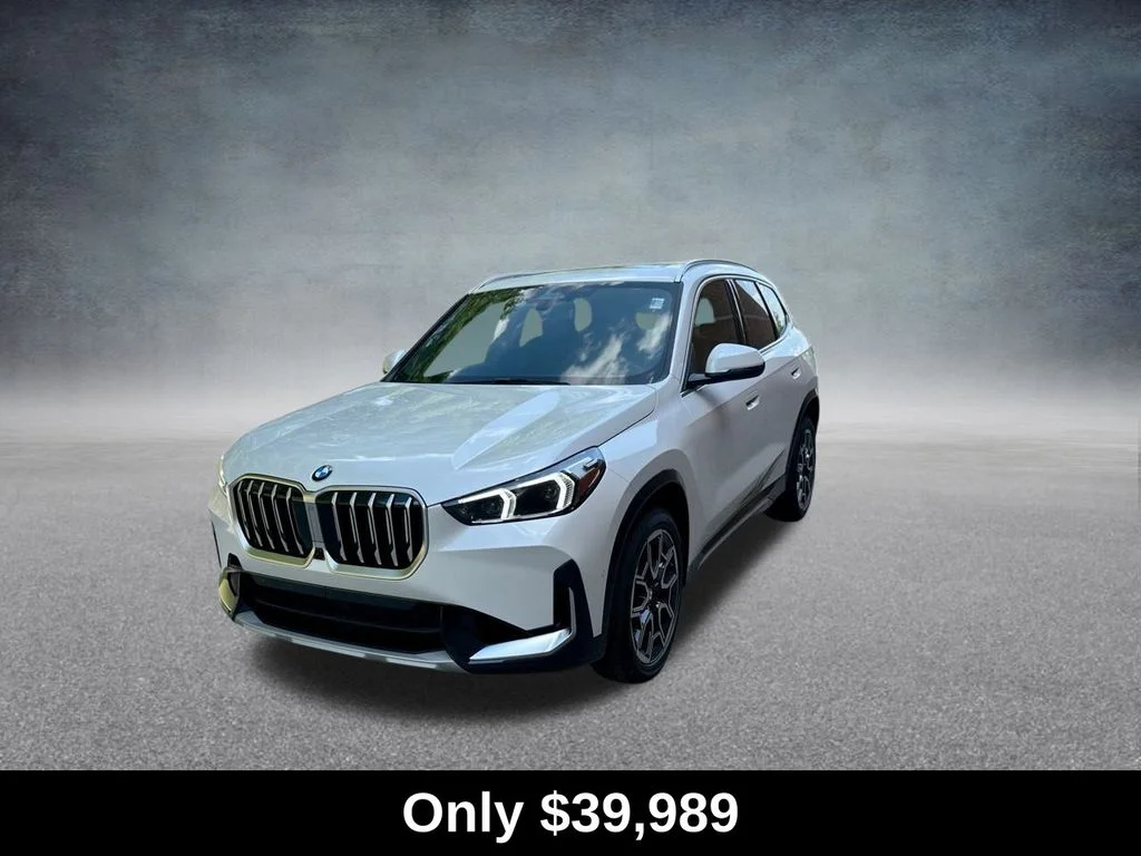 Used 2025 White BMW xDrive28i image 4