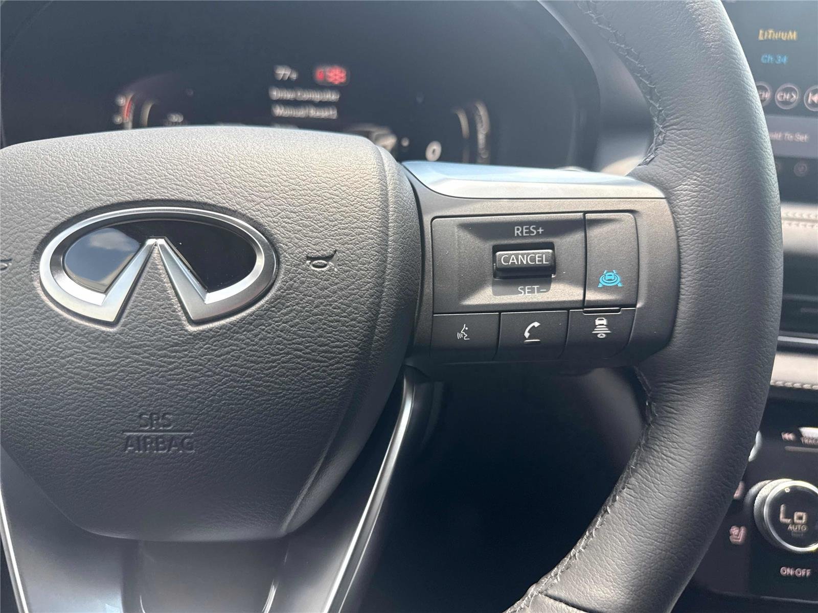 New 2027 GRAND BLUE INFINITI Luxe FWD image 19