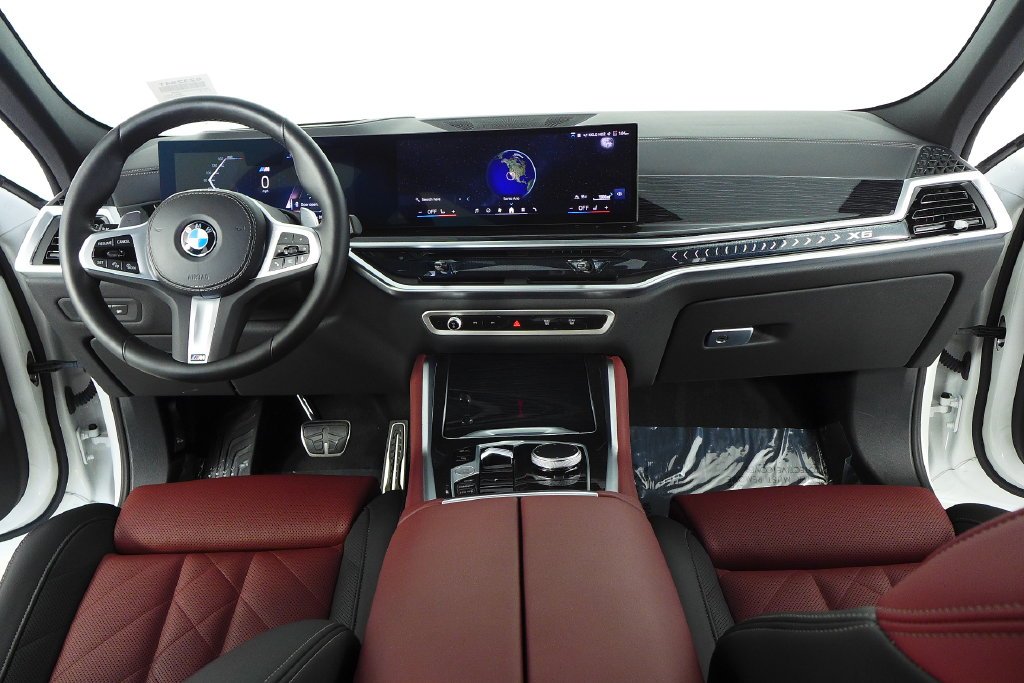 Certified Used 2025 Mineral White Metallic BMW xDrive40i image 25