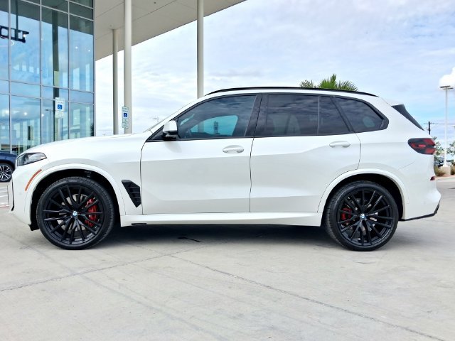 Used 2026 White BMW sDrive40i image 4