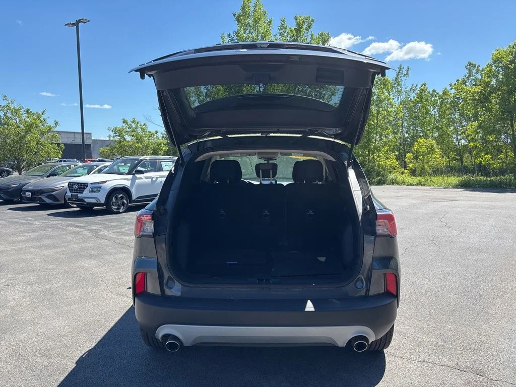 Used 2020 Gray Ford SE image 13