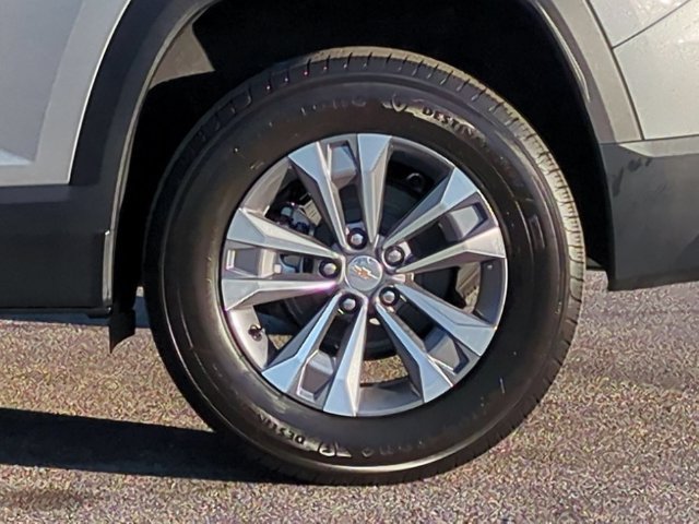 2027 Chevrolet Equinox LT - Photo 32