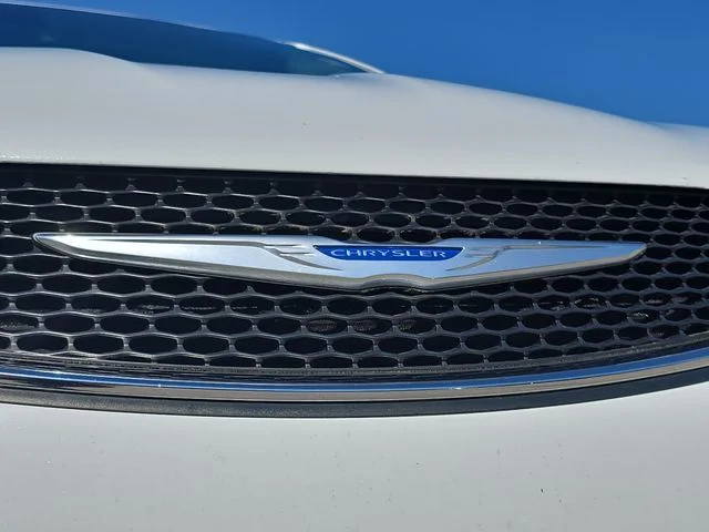 Certified Used 2018 White Chrysler Touring Plus image 35