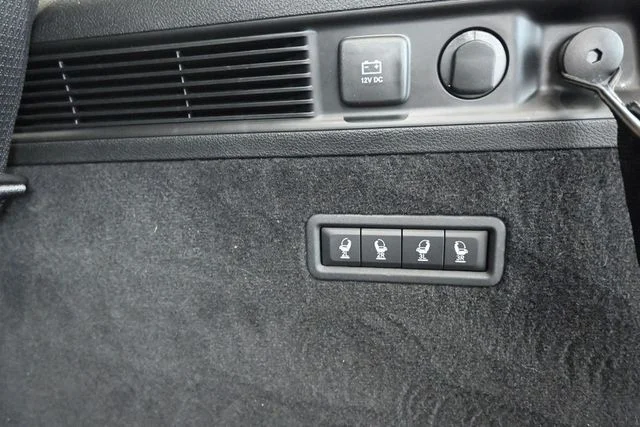 Used 2022 Black Jeep Series II image 10