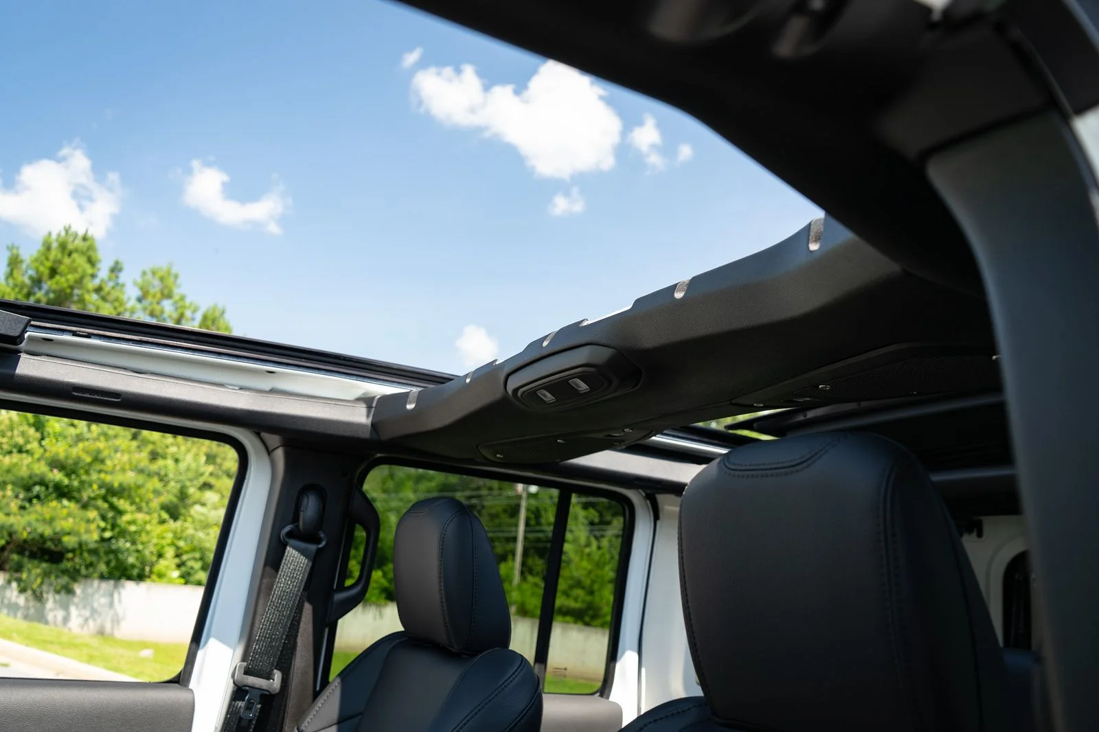 New 2026 White Jeep Sahara image 16