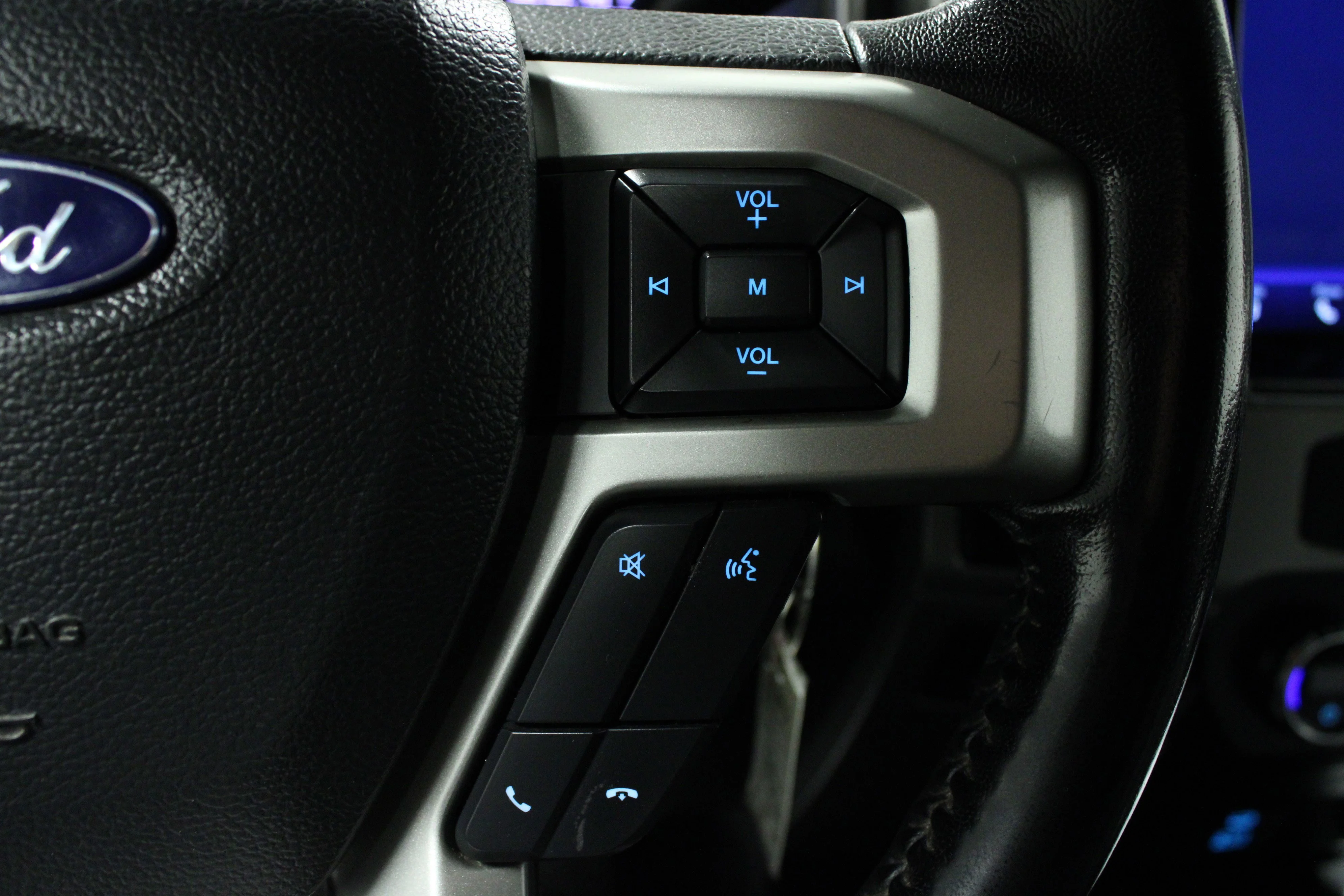 Used 2022 Agate Black Metallic Ford Lariat image 21