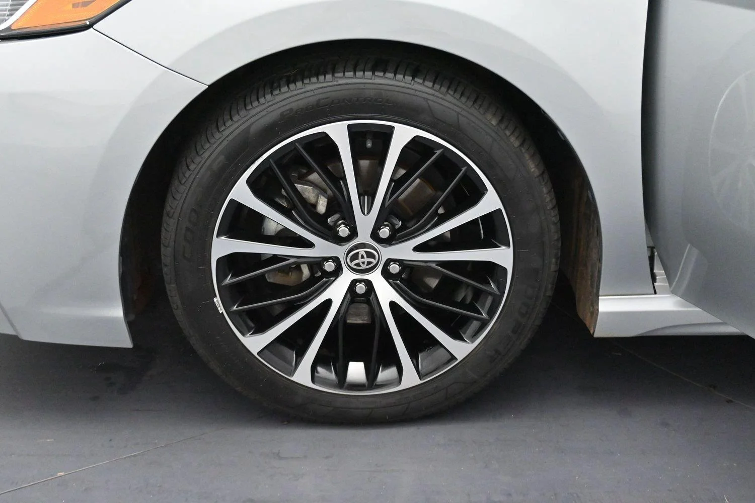 Used 2020 Celestial Silver Metallic Toyota SE image 35