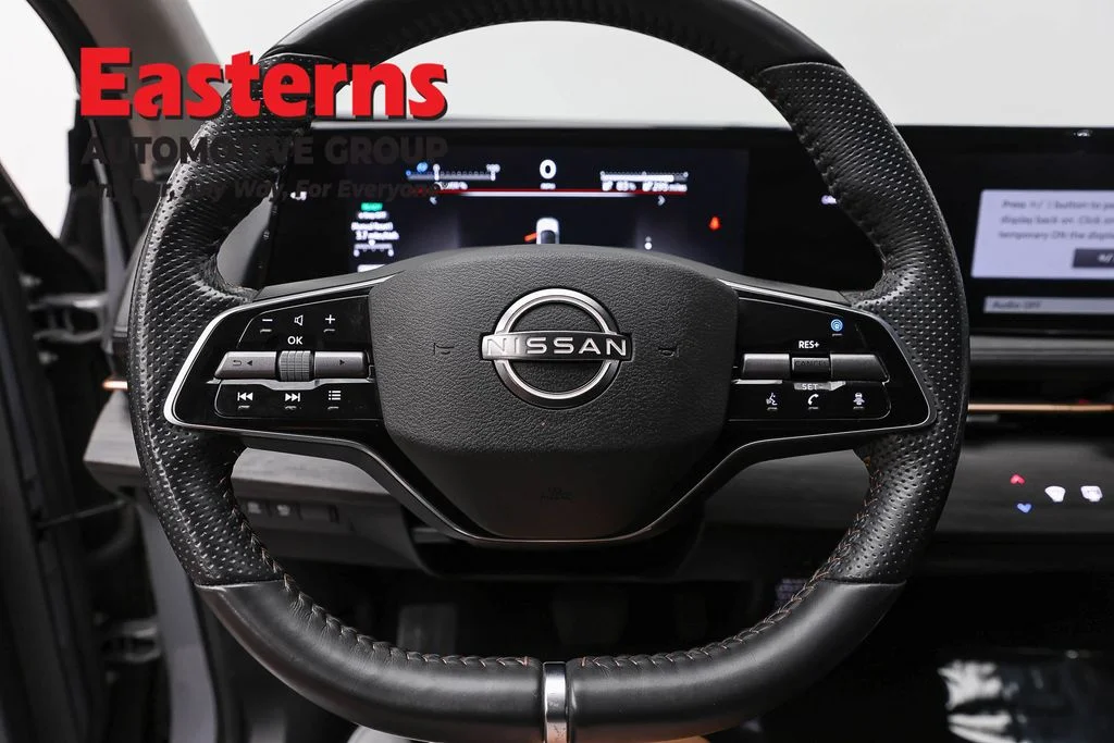 Used 2023 Gray Nissan VENTURE+ image 10