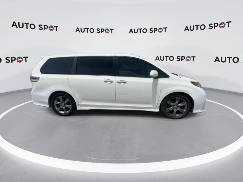 Used 2014 WHITE Toyota SE image 4