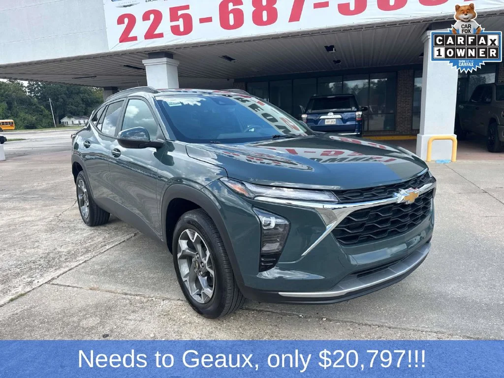 Used 2025 Gray Chevrolet LT image 2