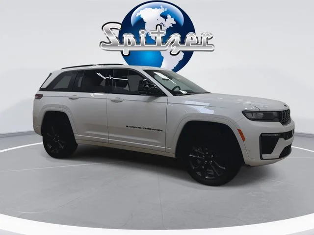 New 2026 Bright White Clear-Coat Exterior Paint Jeep Limited Reserve image 8