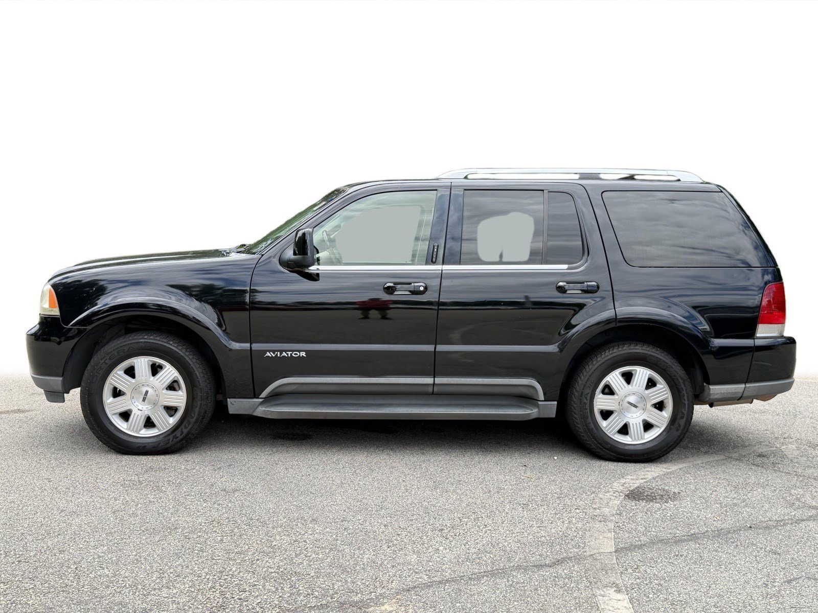 Used 2005 Black Lincoln Base image 16