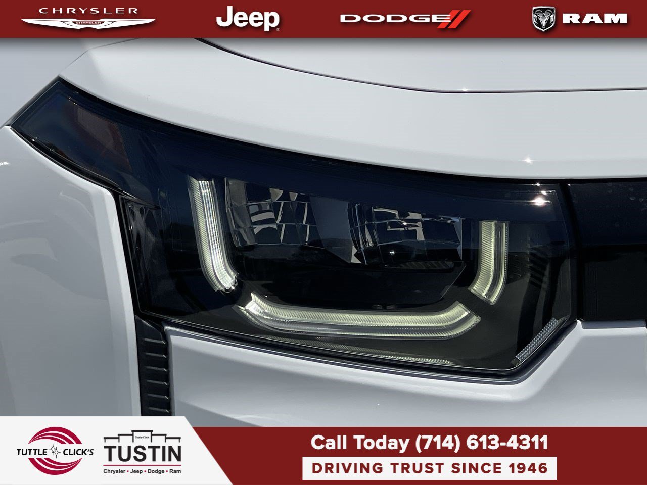 New 2026 Bright White Clear-Coat Exterior Paint Jeep Limited image 7