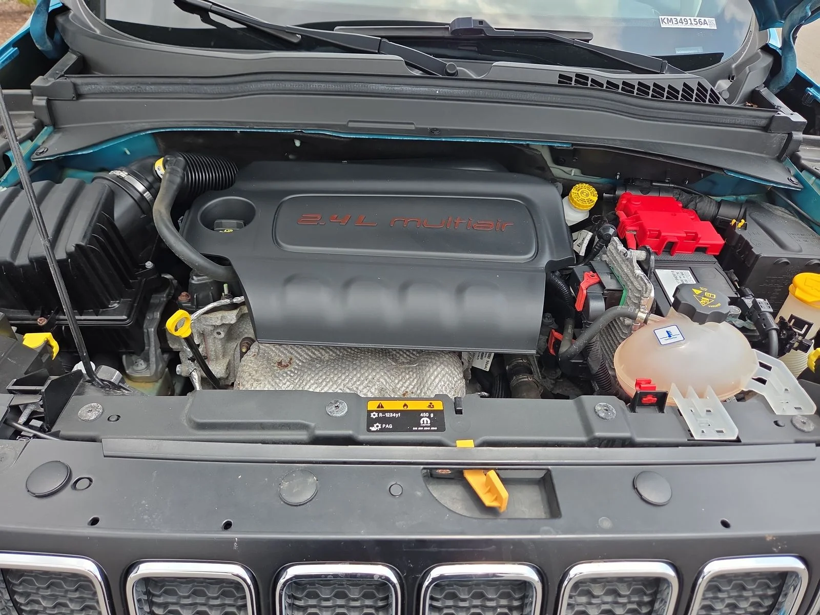 Used 2021 Bikini Metallic Clearcoat Jeep Latitude image 23