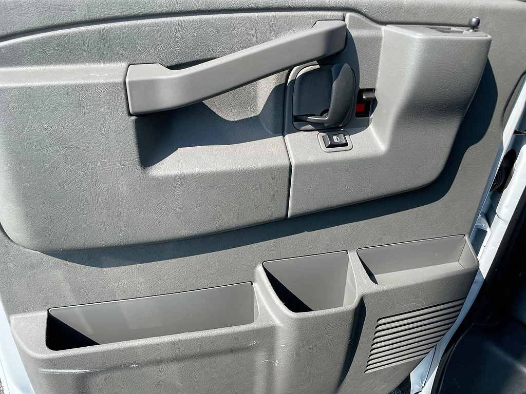 Used 2025 Summit White Chevrolet 2500 image 19