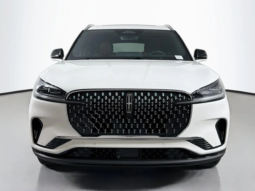 New 2026 White Lincoln Reserve image 2