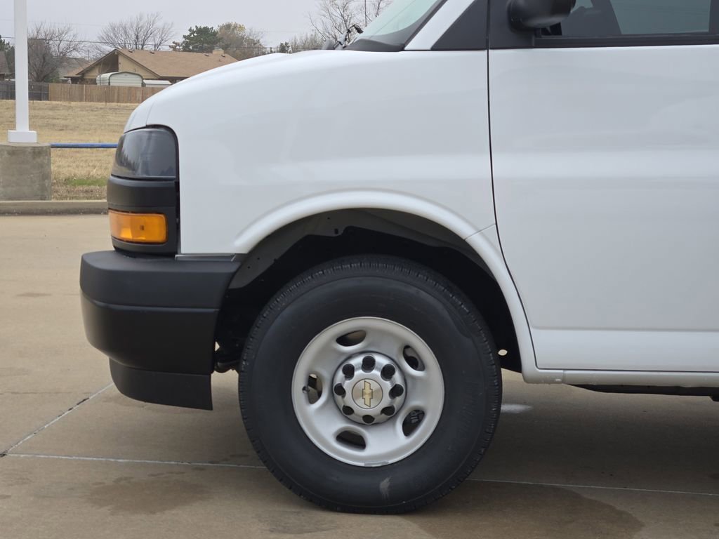 2025 Chevrolet Express Cargo Work Van - Photo 23
