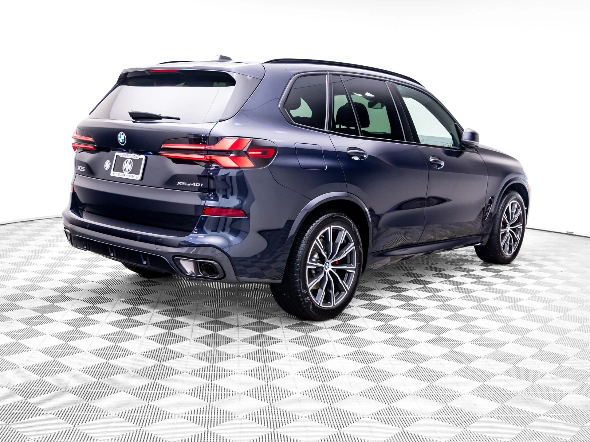 Used 2026 Black BMW xDrive40i image 5