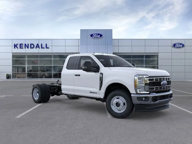 2025 Ford F-350 Super Duty Chassis Cab XL - Photo 7